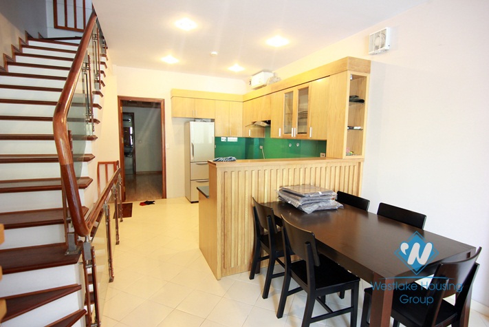 04 bedrooms house with lake view for rent in Tay Ho area 